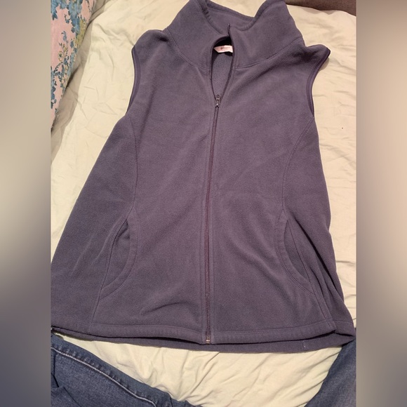 Vest - Picture 2 of 3